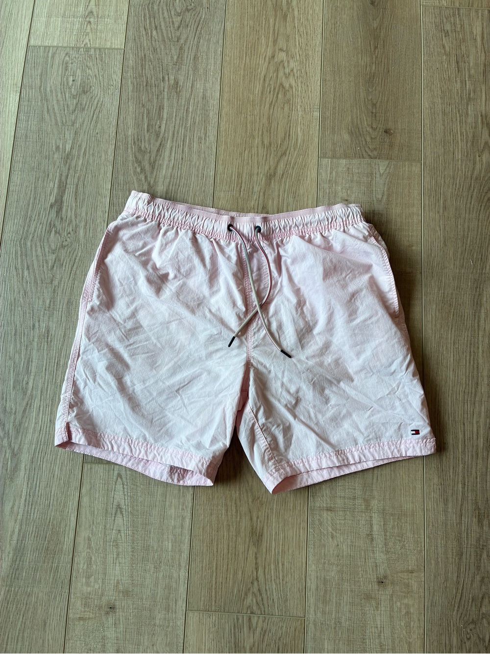 New Tommy Hilfiger Men’s Light Pink Swim Shorts Built in Mesh briefs Pockets L